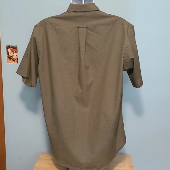 Men's Deess Shirt - Picture 3 of 6